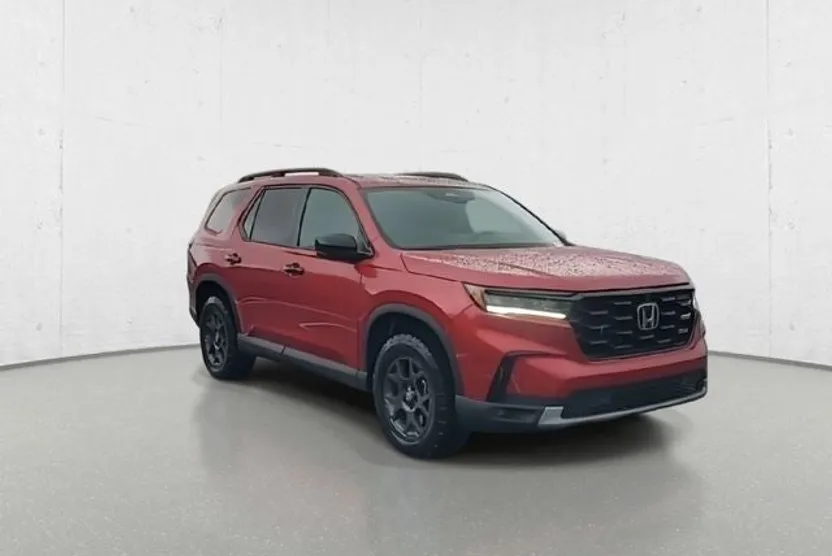 2025 Honda Pilot TrailSport photo 1