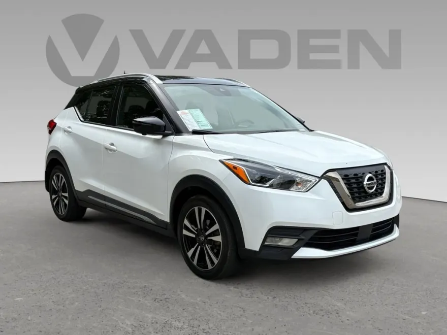 2020 Nissan Kicks SR photo 1