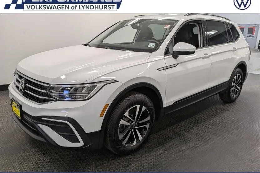 2024 Volkswagen Tiguan S photo 1