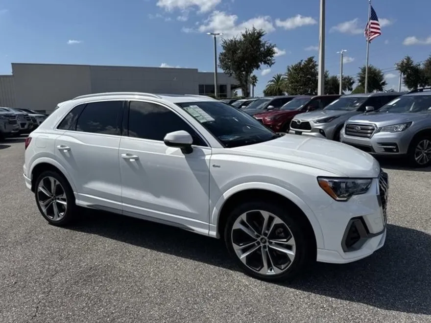 2021 Audi Q3 S line Premium photo 1