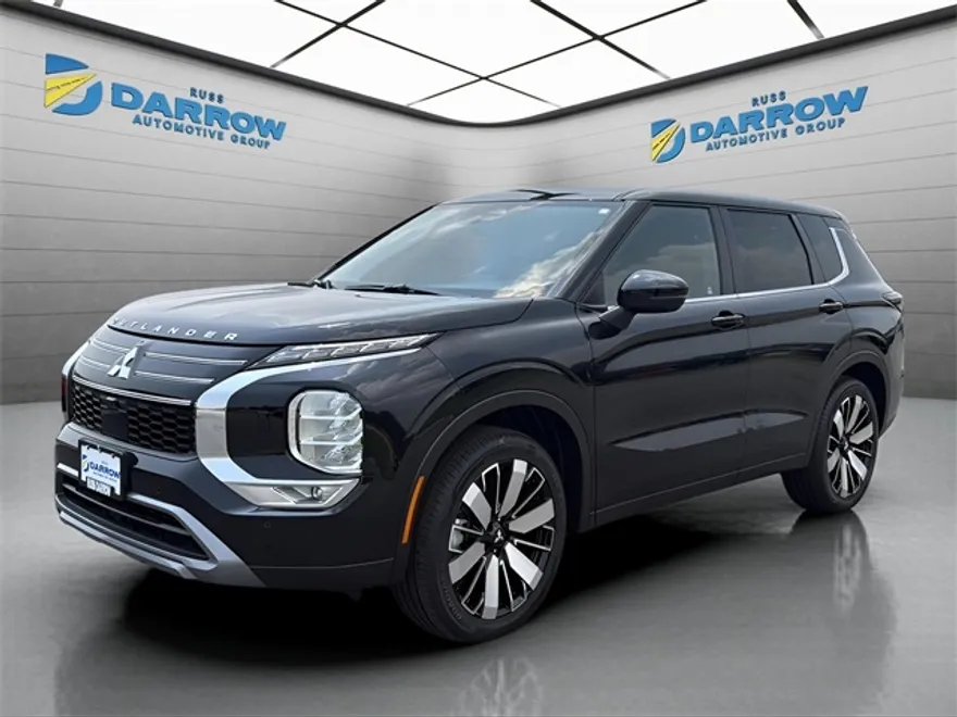 2025 Mitsubishi Outlander SE photo 1