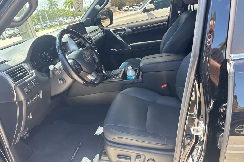 2023 Lexus GX 460 Premium photo 1