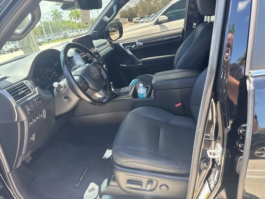 2023 Lexus GX 460 Premium photo 1