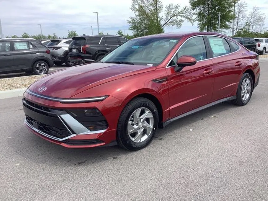 2025 Hyundai Sonata SE photo 1