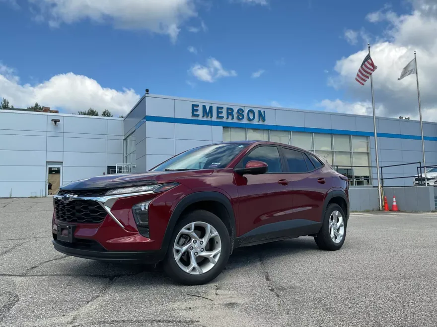 2024 Chevrolet Trax LS photo 1