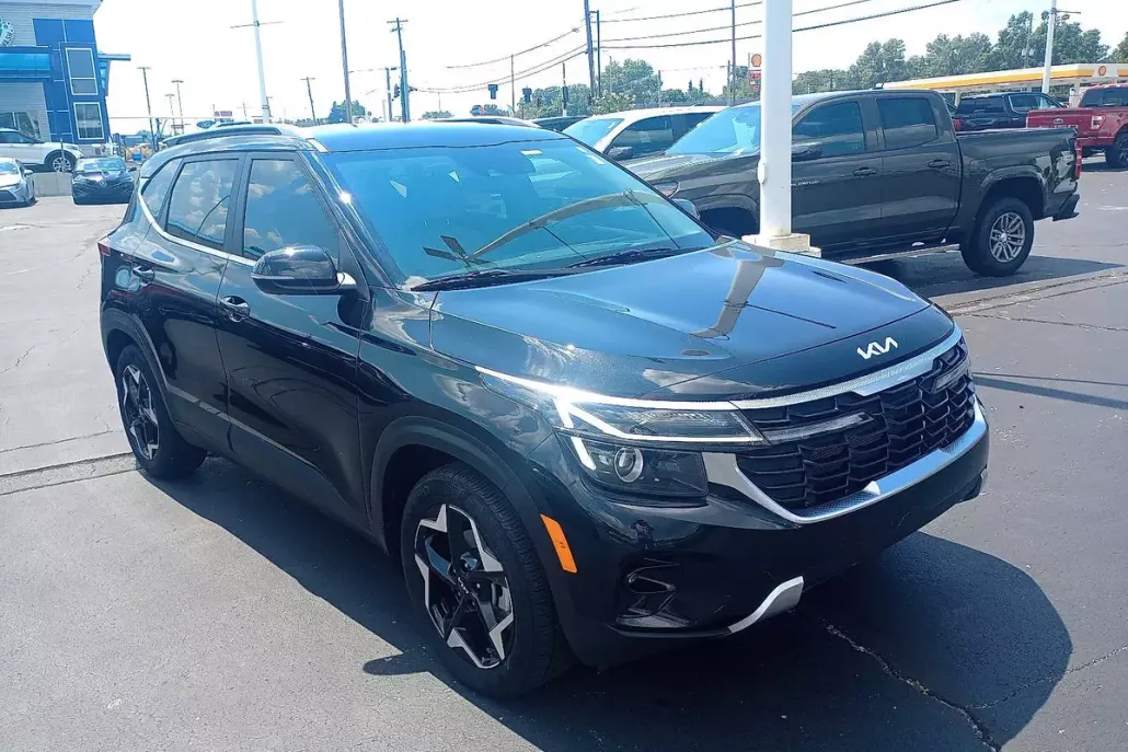 2024 Kia Seltos EX photo 1