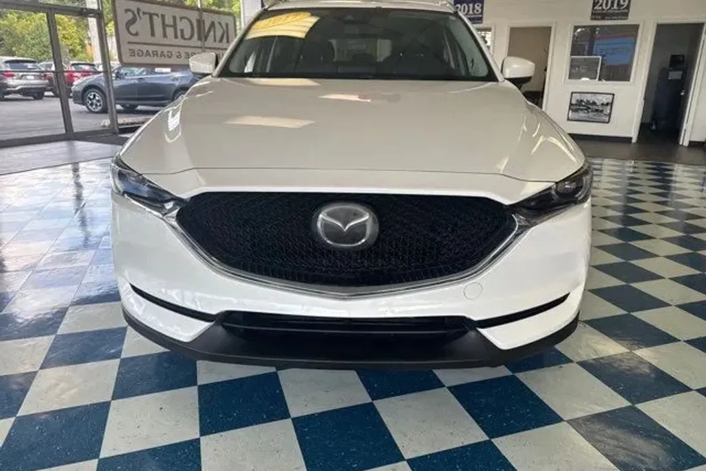 2017 Mazda CX-5 Grand Touring Sport photo 1