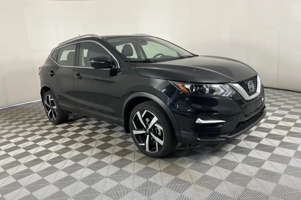 2022 Nissan Rogue Sport SL photo 1