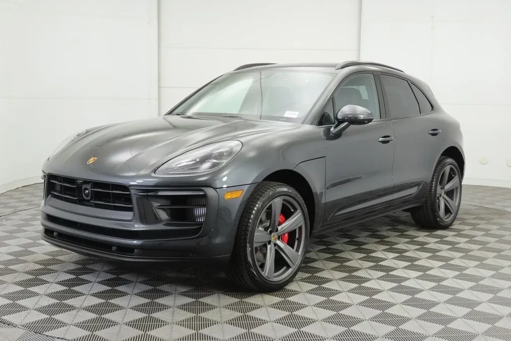 2025 Porsche Macan S photo 1