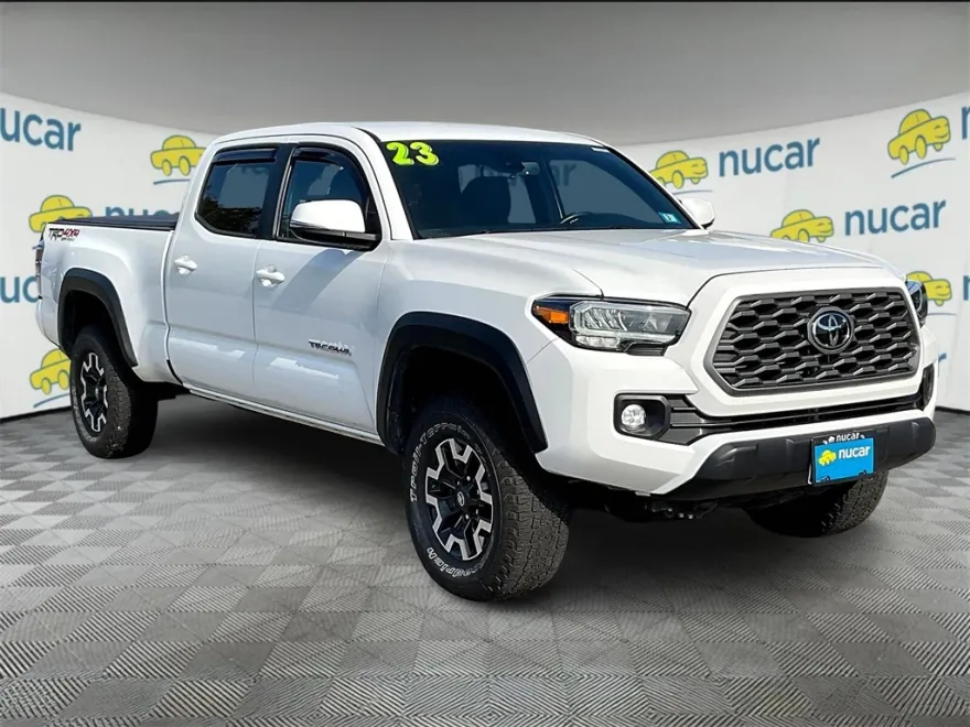 2023 Toyota Tacoma TRD Off-Road photo 1