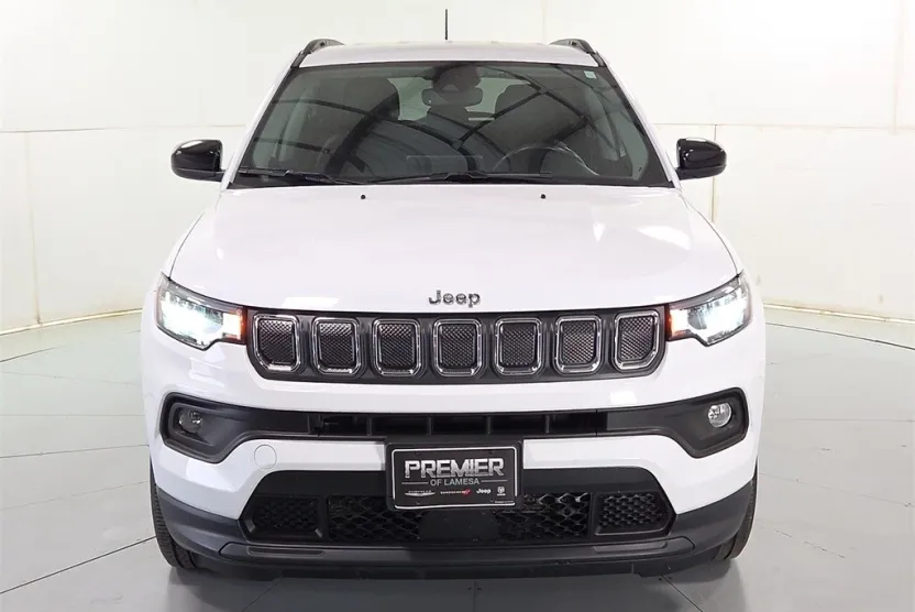 2022 Jeep Compass Latitude Lux photo 1