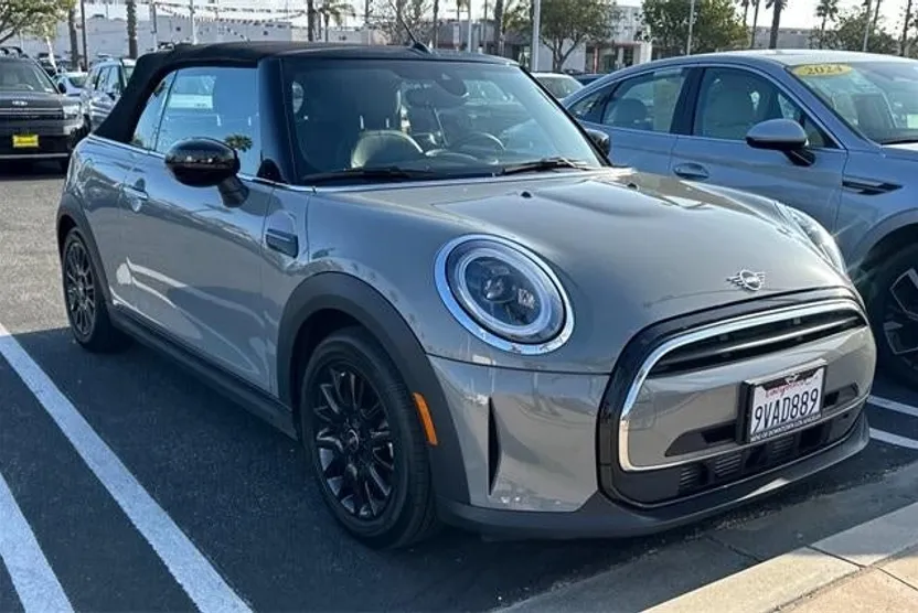 2023 Mini Cooper Convertible Signature photo 1