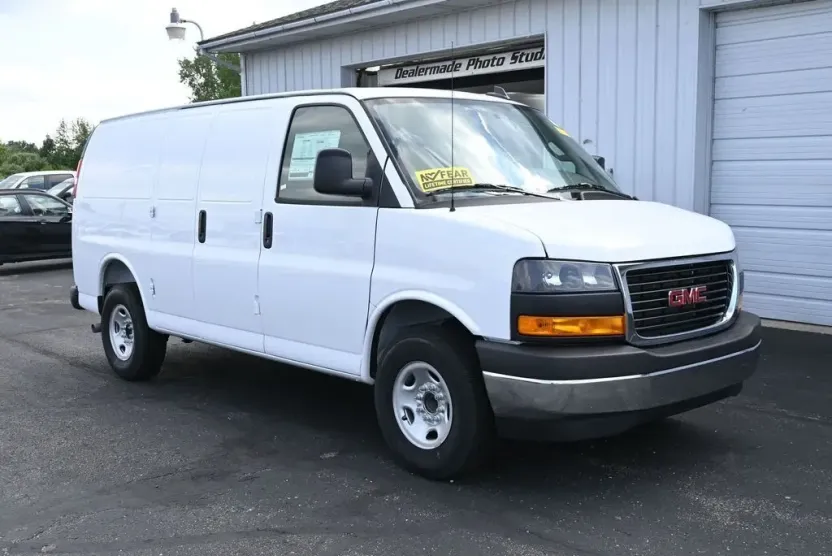 2025 Gmc Savana 2500 Cargo photo 1