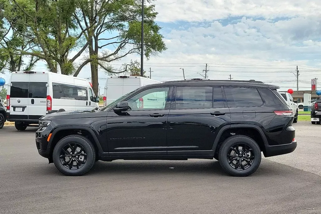 2025 Jeep Grand Cherokee Altitude X photo 1