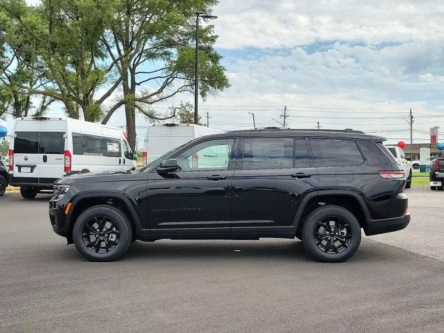 2025 Jeep Grand Cherokee Altitude X photo 1