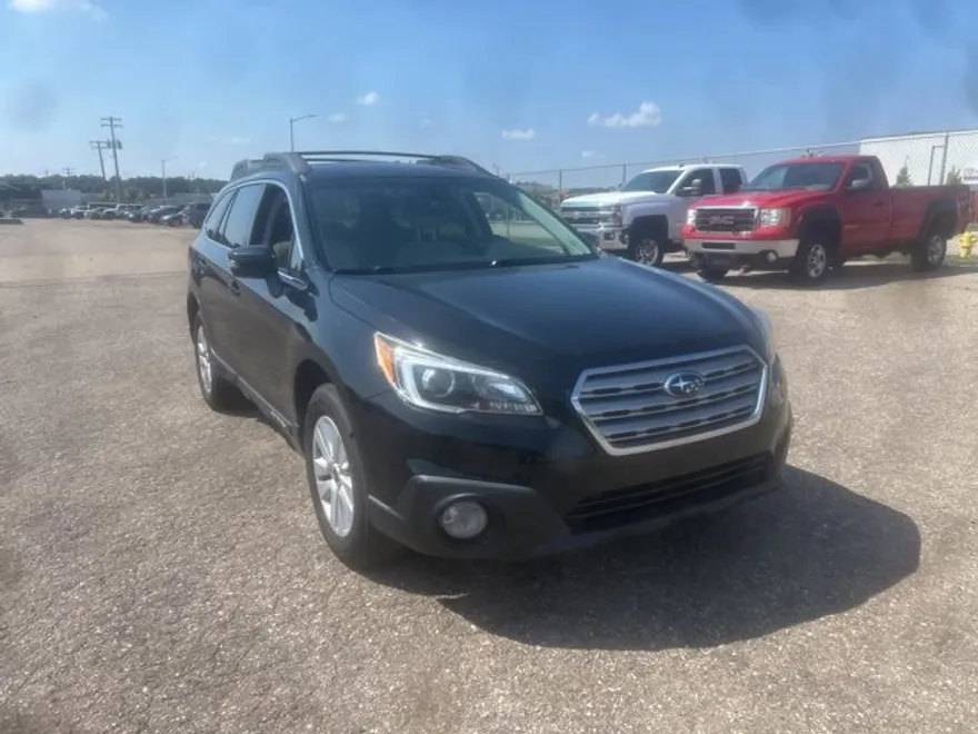 2017 Subaru Outback Premium photo 1