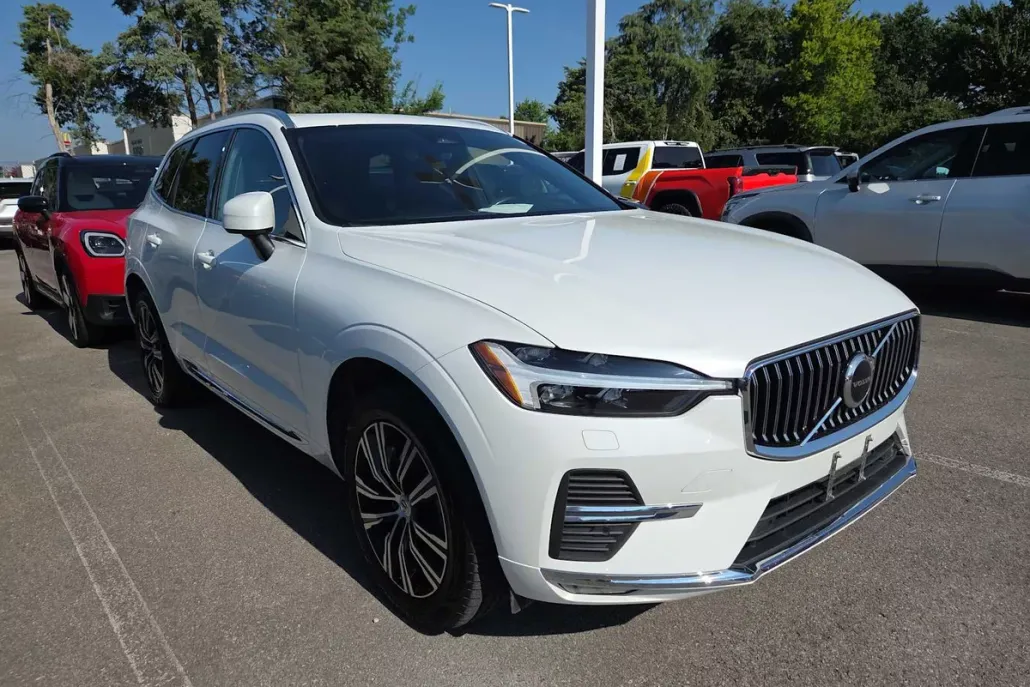 2022 Volvo XC60 Inscription photo 1