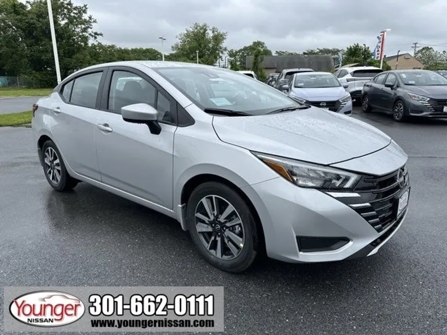 2025 Nissan Versa 1.6 SV photo 1