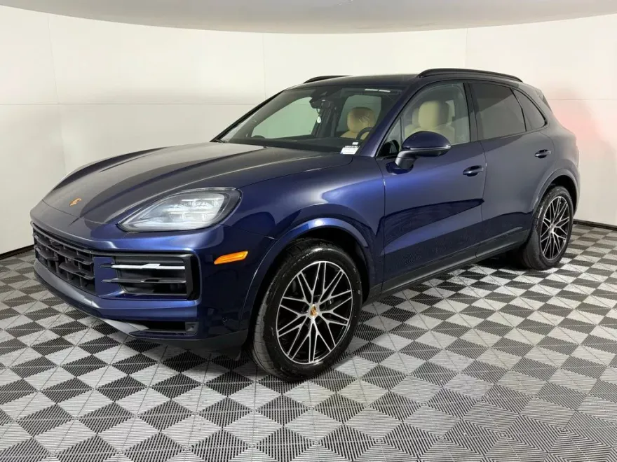 2025 Porsche Cayenne photo 1