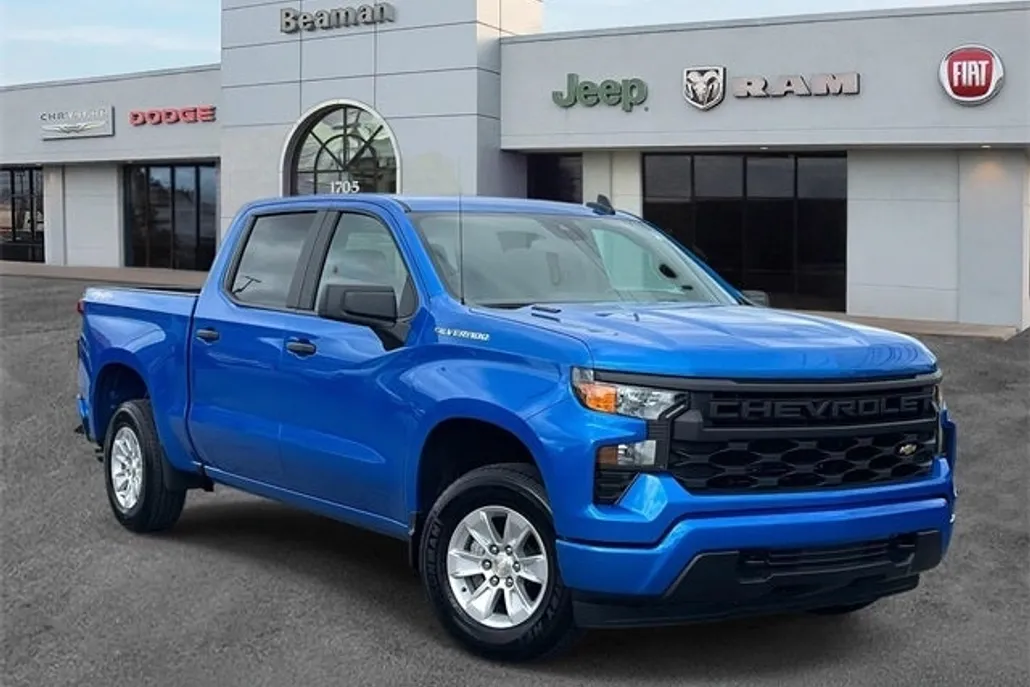 2025 Chevrolet Silverado 1500 Custom photo 1