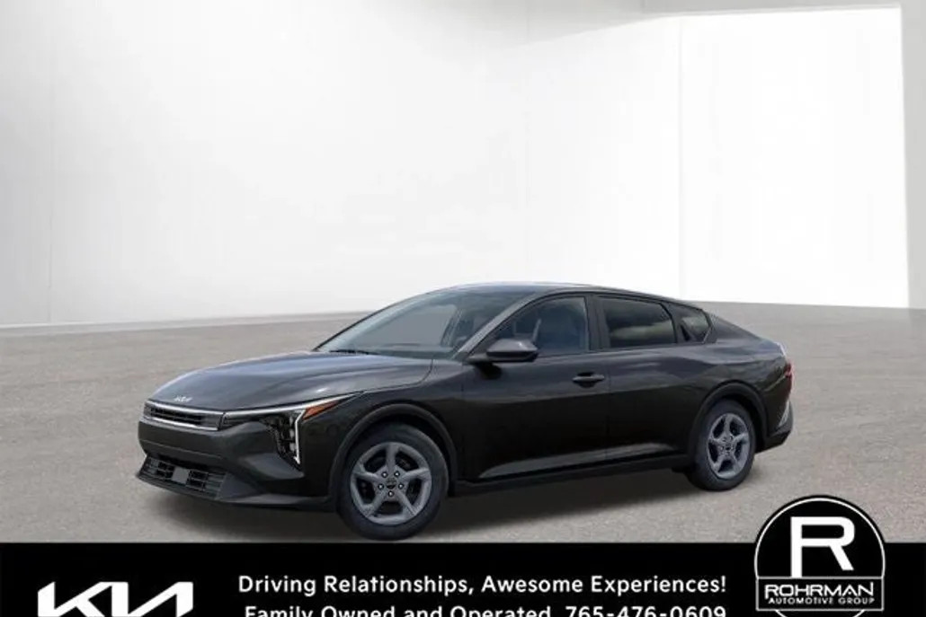 2025 Kia K4 LXS photo 1