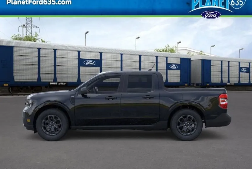 2025 Ford Maverick XLT photo 1