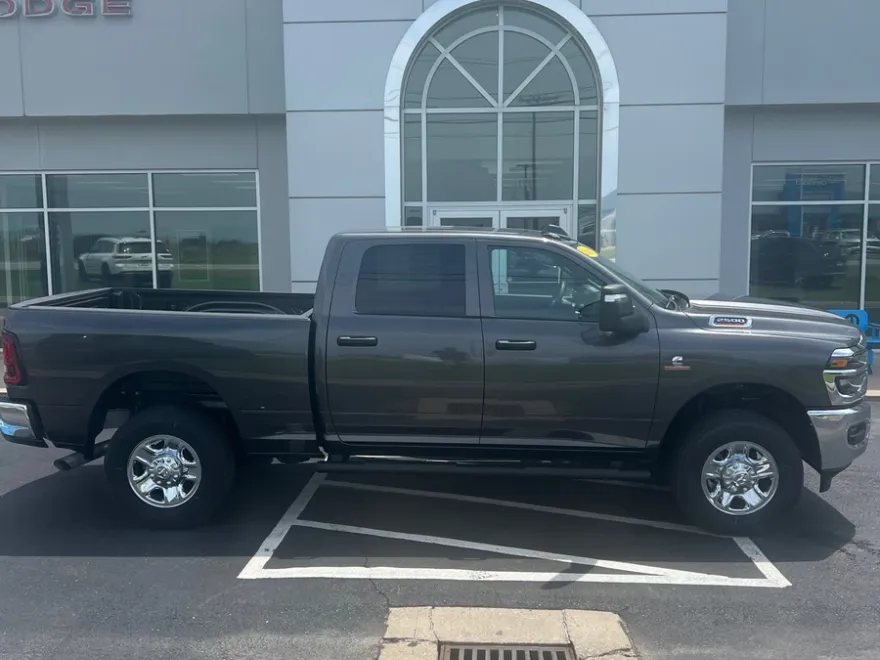 2025 Ram 2500 Tradesman photo 1