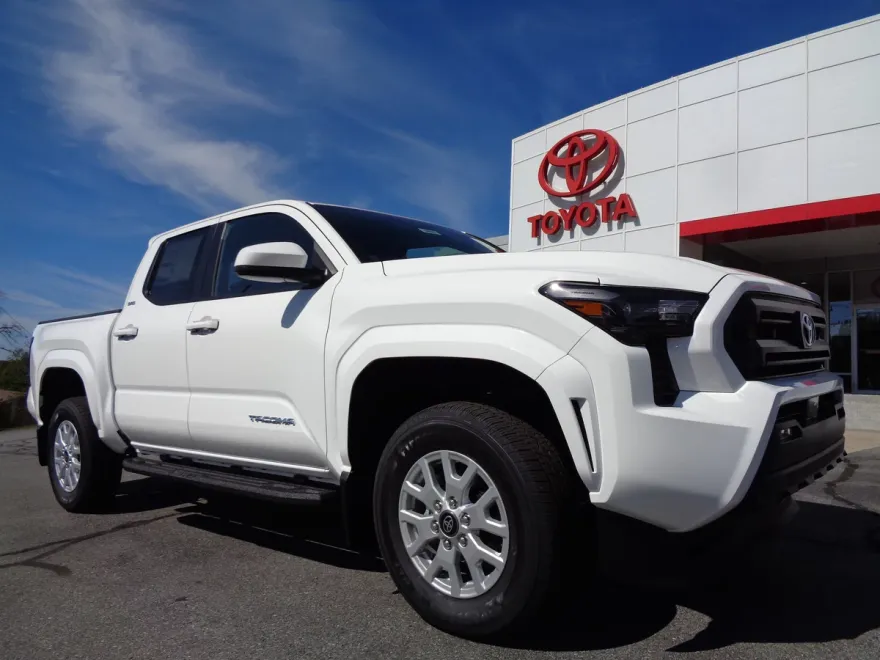 2025 Toyota Tacoma SR5 4x4 photo 1