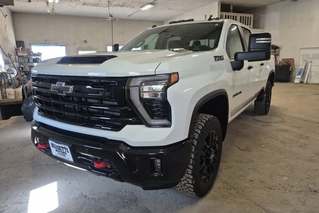 2026 Chevrolet Silverado 2500HD LT photo 1