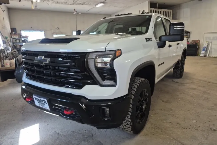 2026 Chevrolet Silverado 2500HD LT photo 1