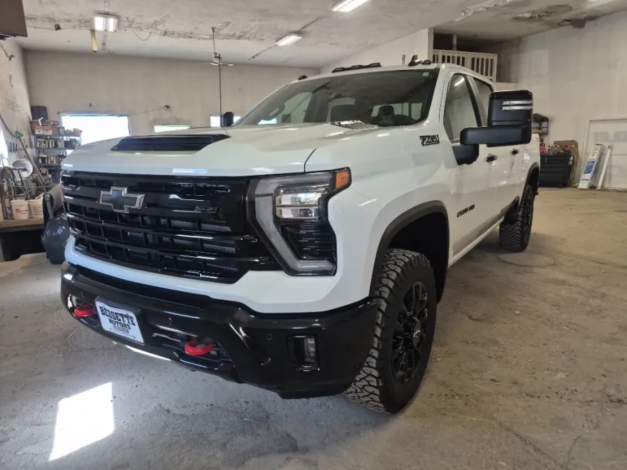 2026 Chevrolet Silverado 2500HD LT photo 1