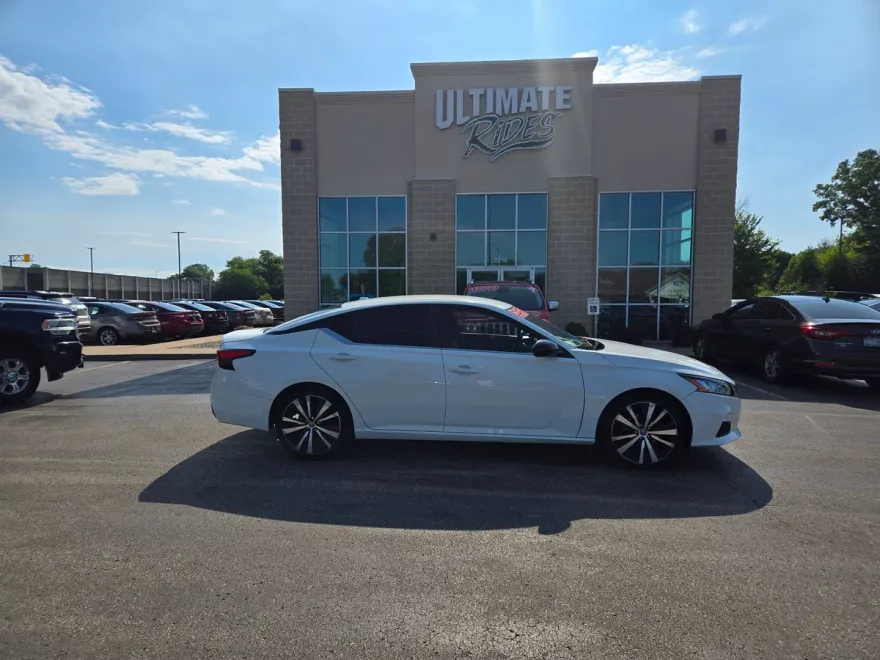 2020 Nissan Altima 2.5 SR photo 1