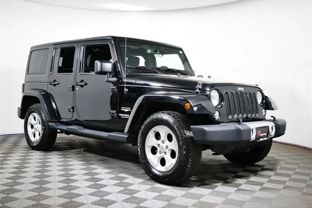 2015 Jeep Wrangler Unlimited Sahara photo 1
