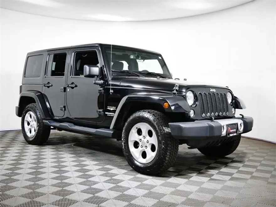 2015 Jeep Wrangler Unlimited Sahara photo 1