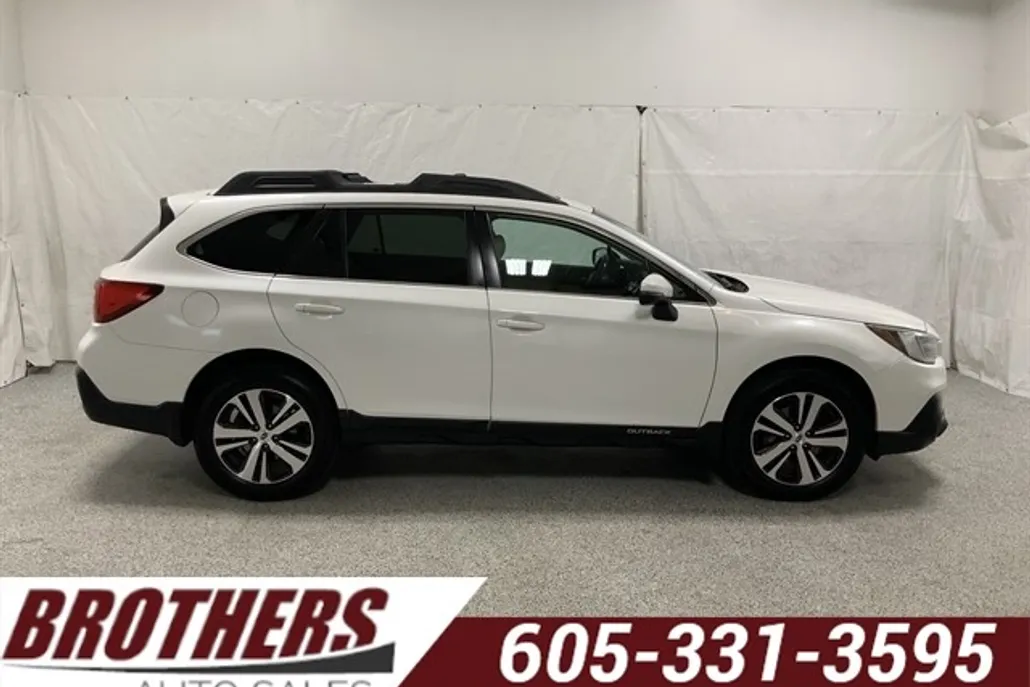 2018 Subaru Outback 3.6R Limited photo 1