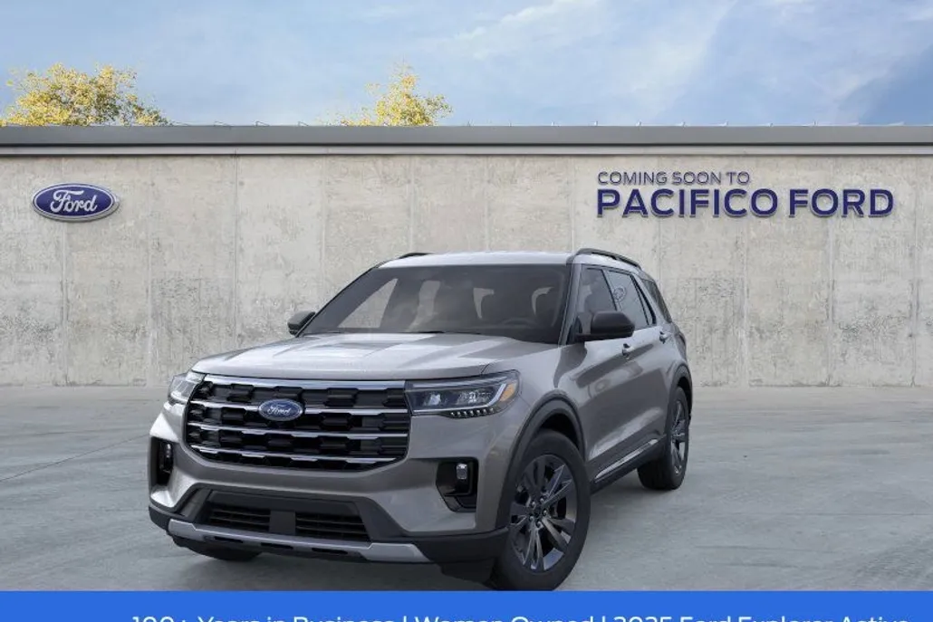 2025 Ford Explorer photo 1