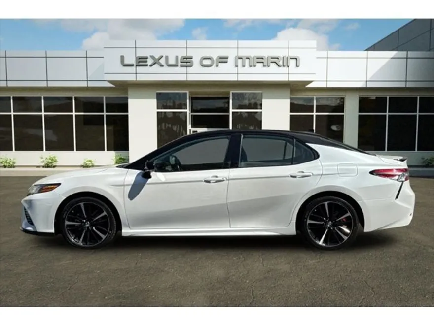 2019 Toyota Camry XSE photo 1