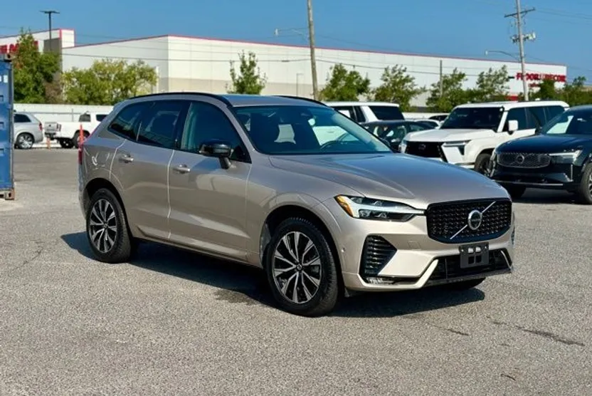 2025 Volvo XC60 B5 Plus photo 1