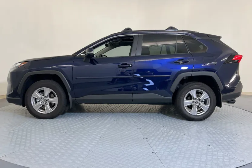 2025 Toyota RAV4 XLE photo 1