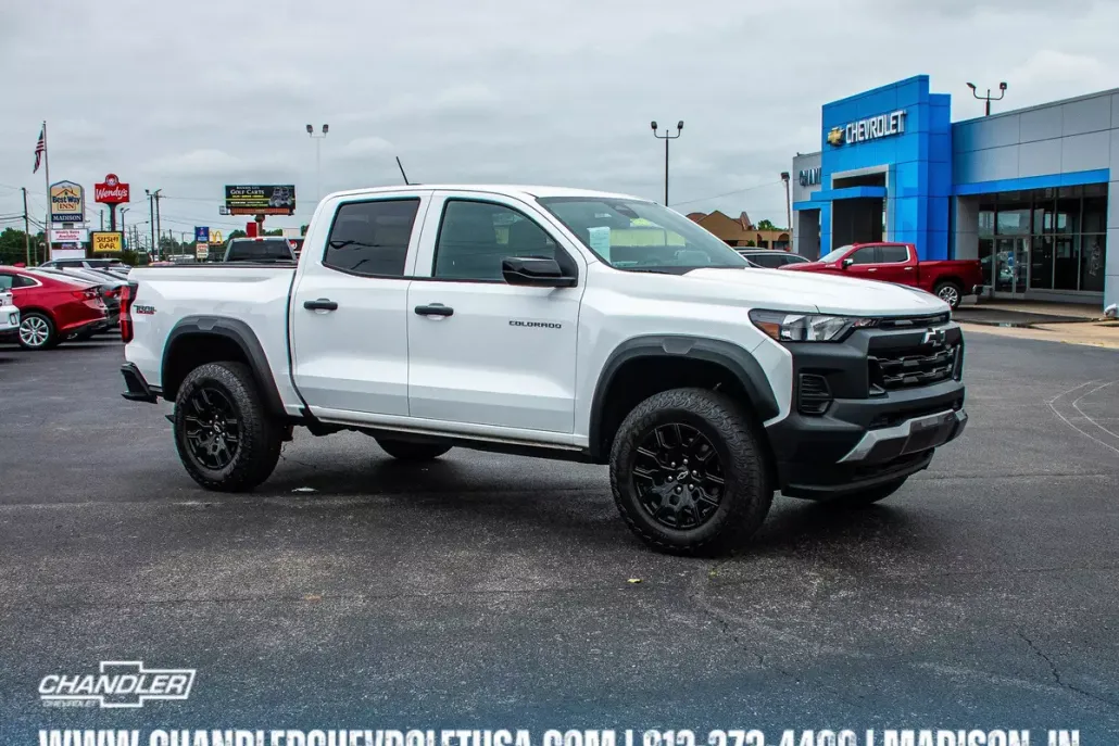 2023 Chevrolet Colorado Trail Boss photo 1