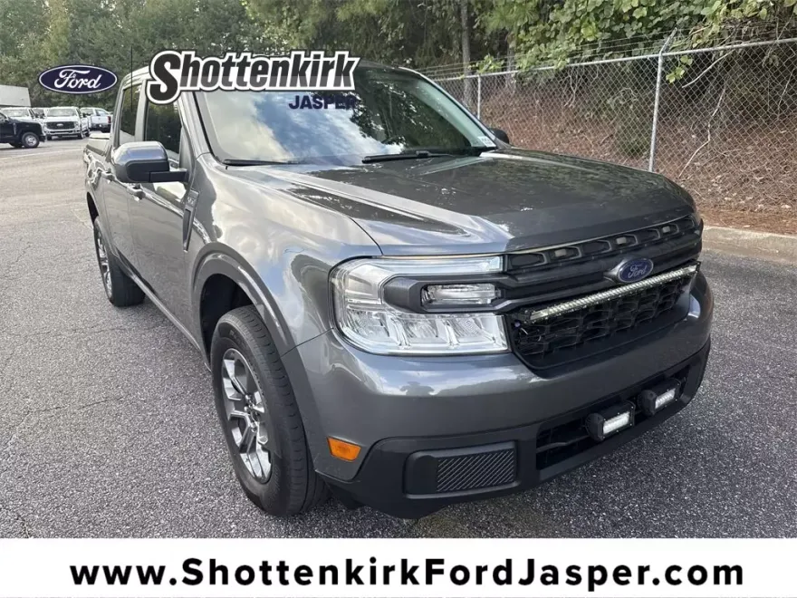 2023 Ford Maverick XLT photo 1