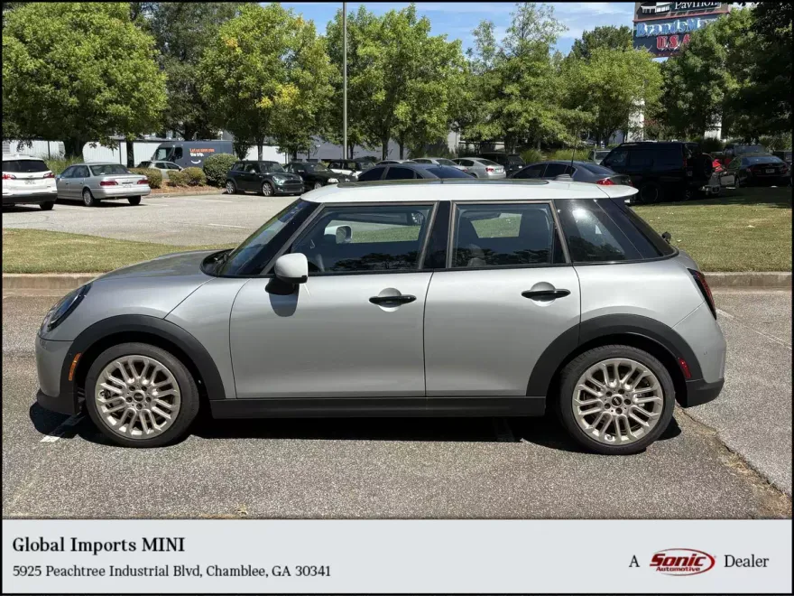 2025 Mini Cooper 4 Door Hardtop Signature photo 1