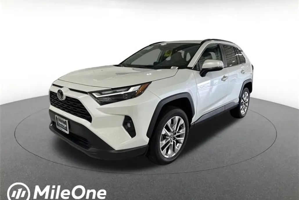 2024 Toyota RAV4 XLE Premium photo 1