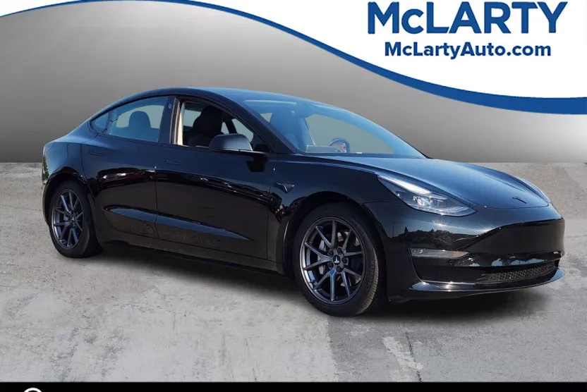 2021 Tesla Model 3 Standard Range Plus photo 1