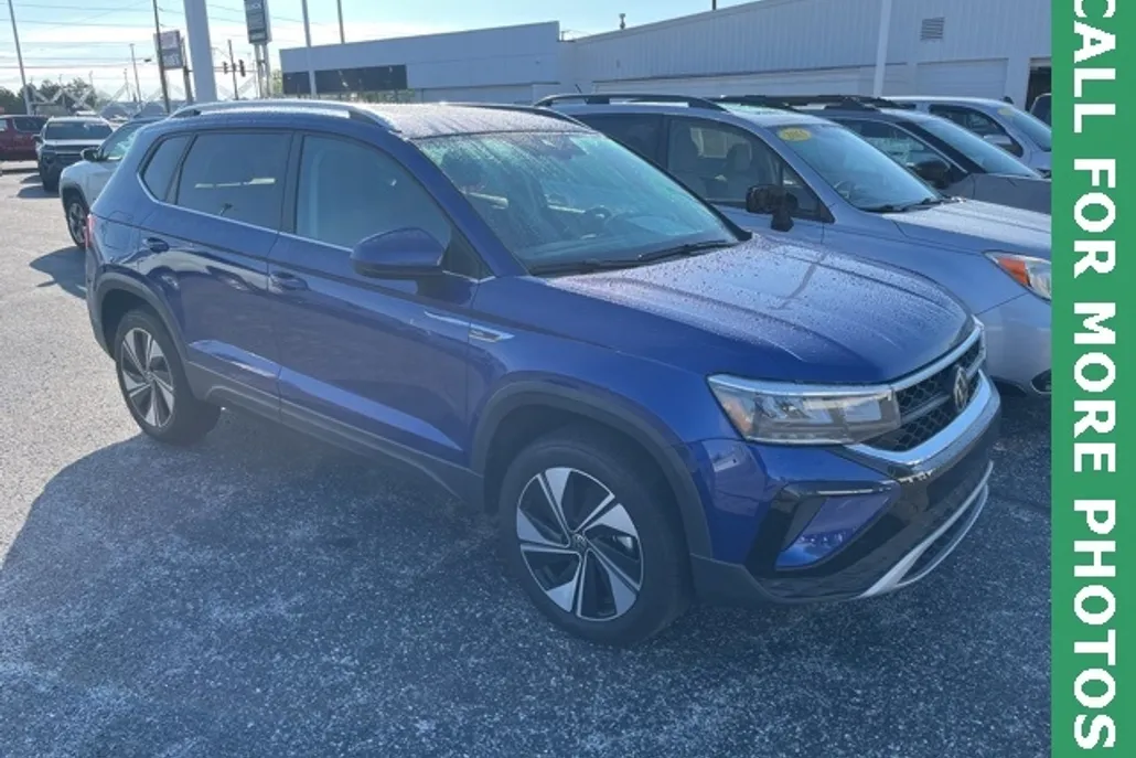 2024 Volkswagen Taos SE photo 1