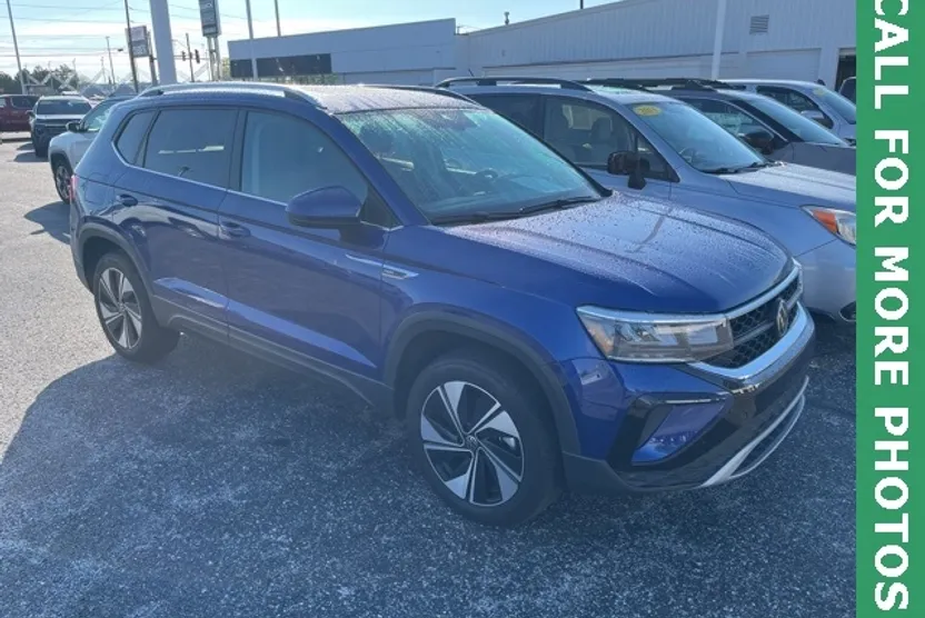 2024 Volkswagen Taos SE photo 1