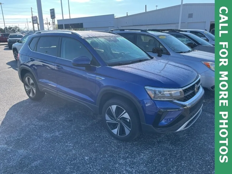 2024 Volkswagen Taos SE photo 1