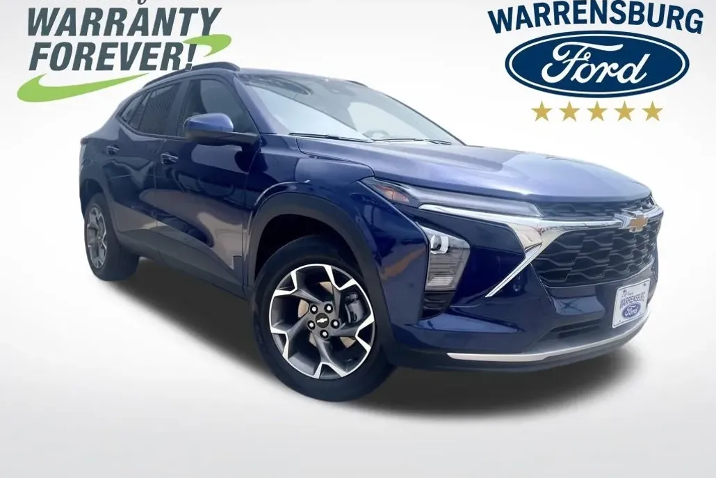 2024 Chevrolet Trax LT photo 1