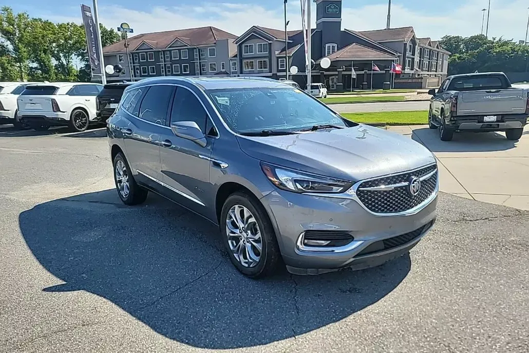 2021 Buick Enclave Avenir photo 1