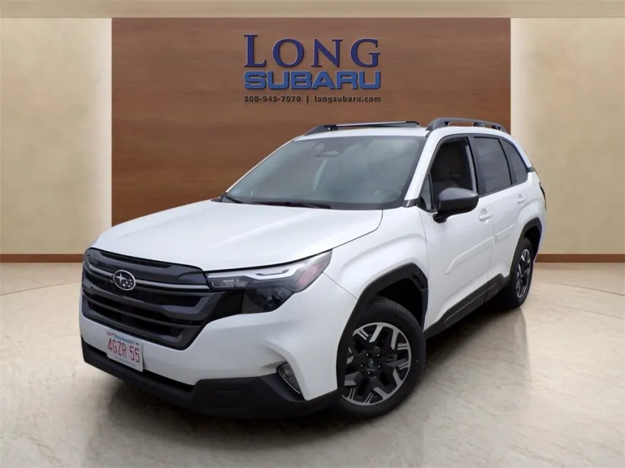 2025 Subaru Forester Premium photo 1
